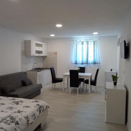 Guesthouse Matija Irinovac Zewnętrze zdjęcie